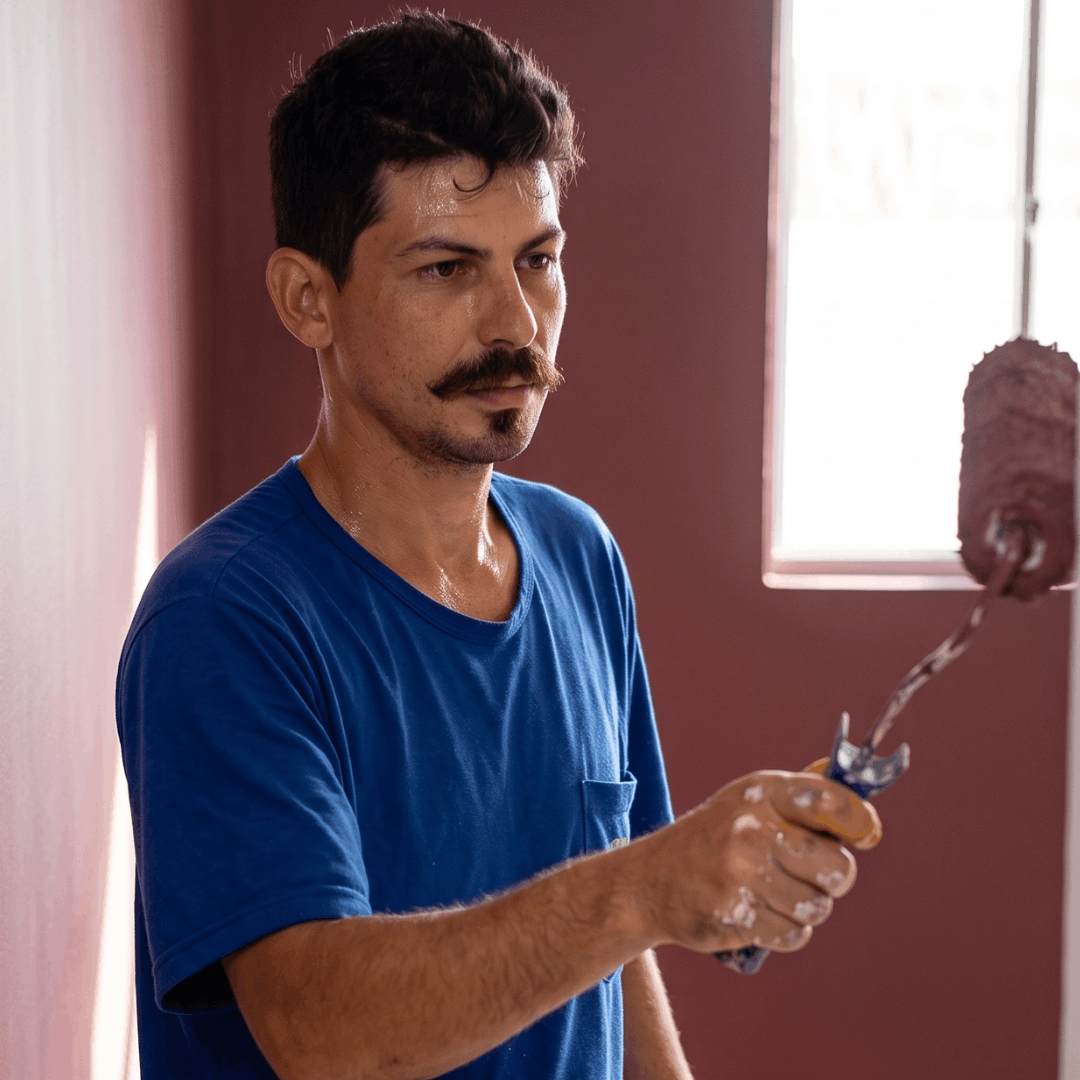 Pintor da Aquarela Pinturas, responsável pelos serviços em São José dos Campos